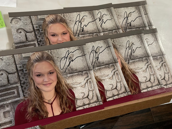 Julia Stiles 11x14 (A)