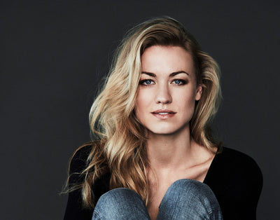 Yvonne Strahovski 11x14 (f) signed