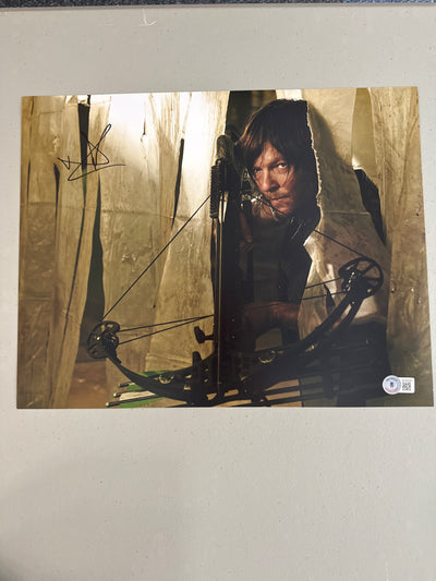 Norman Reedus The Walking dead signed 11x14 (a)