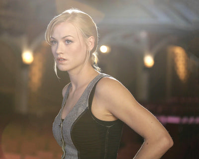 Chuck (series) 'Sarah 8x10 (a)  signed by Yvonne Strahovski