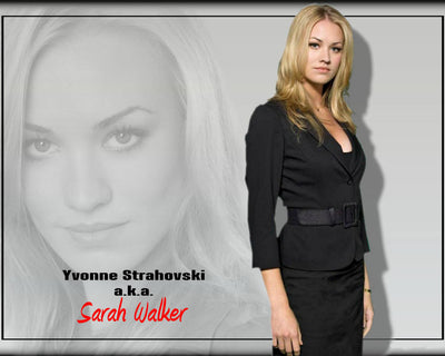 Chuck (series) 'Sarah 8x10 (b)  signed by Yvonne Strahovski