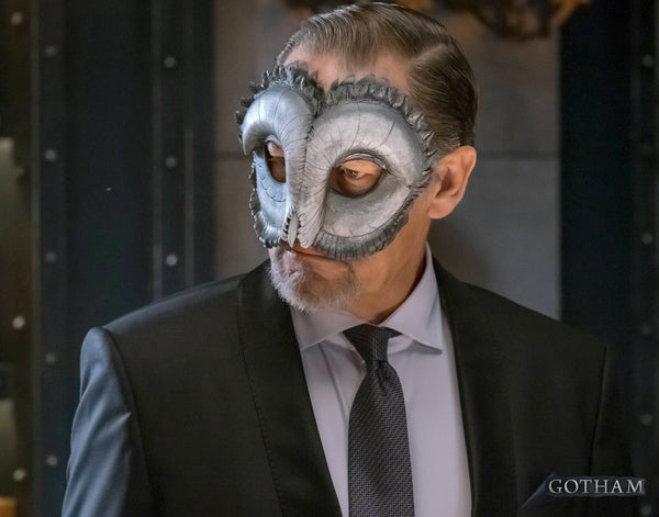 Gotham 'Frank Gordon' 11x14 (a) signed by James Remar