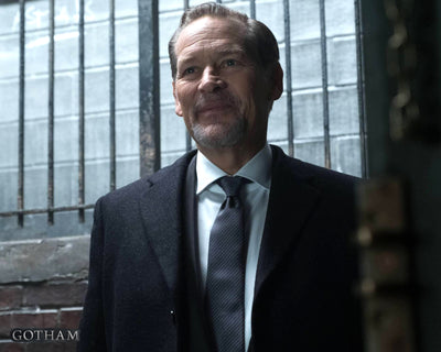 Gotham 'Frank Gordon' 8x10 (a) signed by James Remar