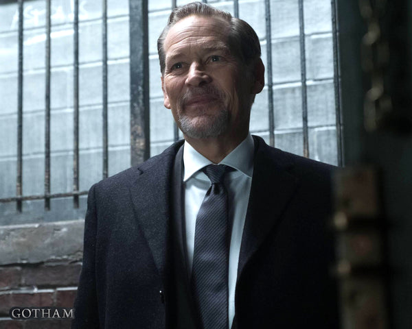 Gotham 'Frank Gordon' 8x10 (a) signed by James Remar