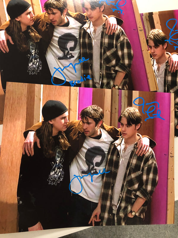 Mallrats 11x14 (a) triple signed by Jason Lee, Jeremy London & Jay Mewes CHRONIC CON 2024 PRE ORDER