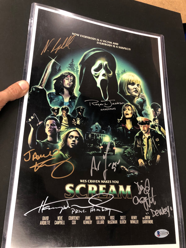 Scream 11x17 collage  cast signed by 9