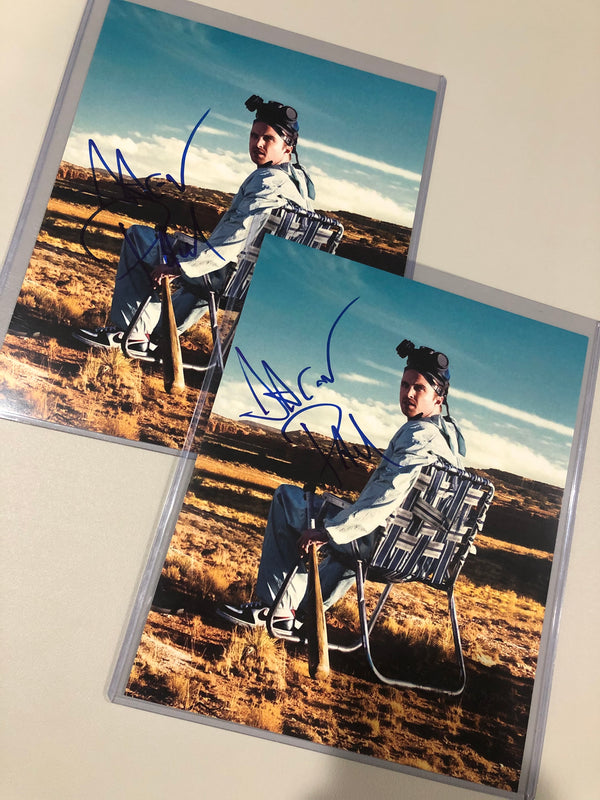 AARON PAUL - Breaking Bad 8x10 - Jesse Sitting in Desert Signed