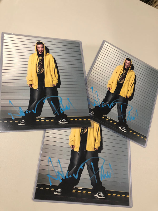 AARON PAUL - Breaking Bad 8x10 - Jesse Yellow Hoodie/Garage Signed