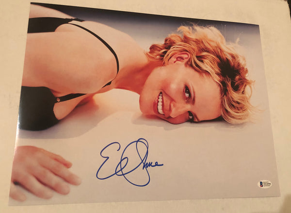 ELISABETH SHUE - 12x16 Model Image